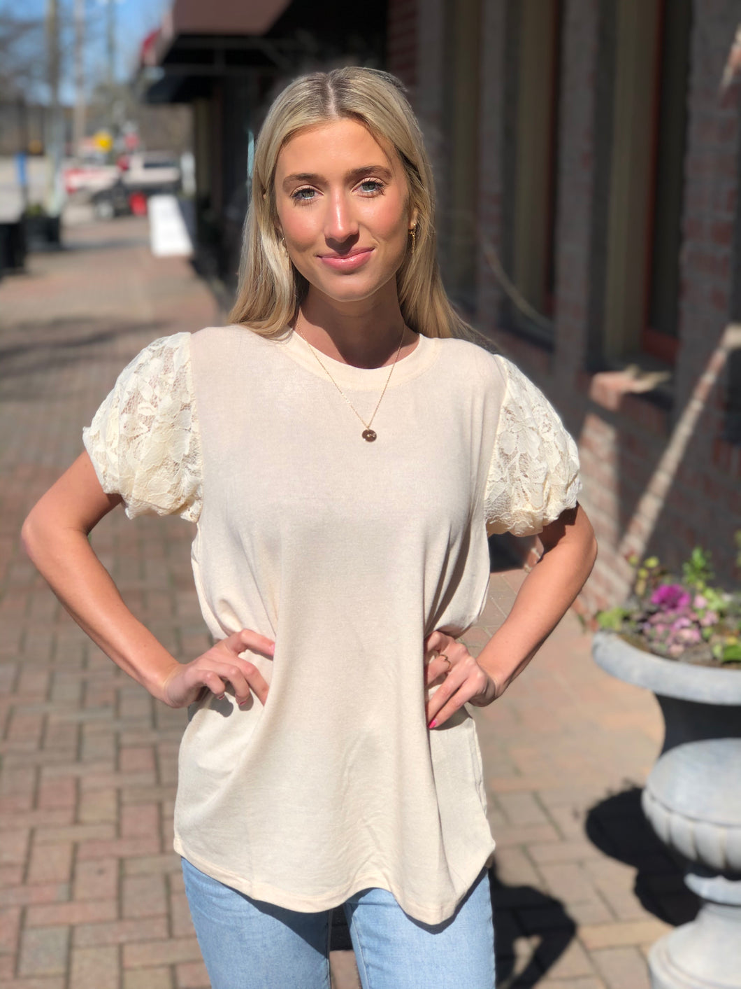 FLORAL LACE PUFF SLEEVE TOP