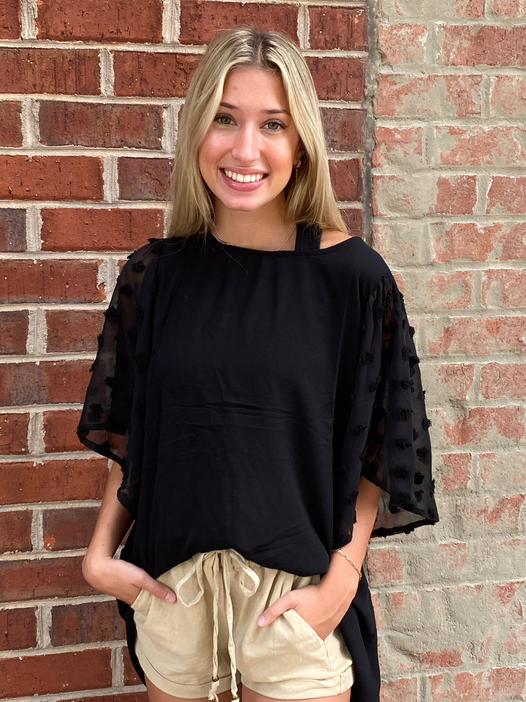 GiGio black ruffle sleeve top